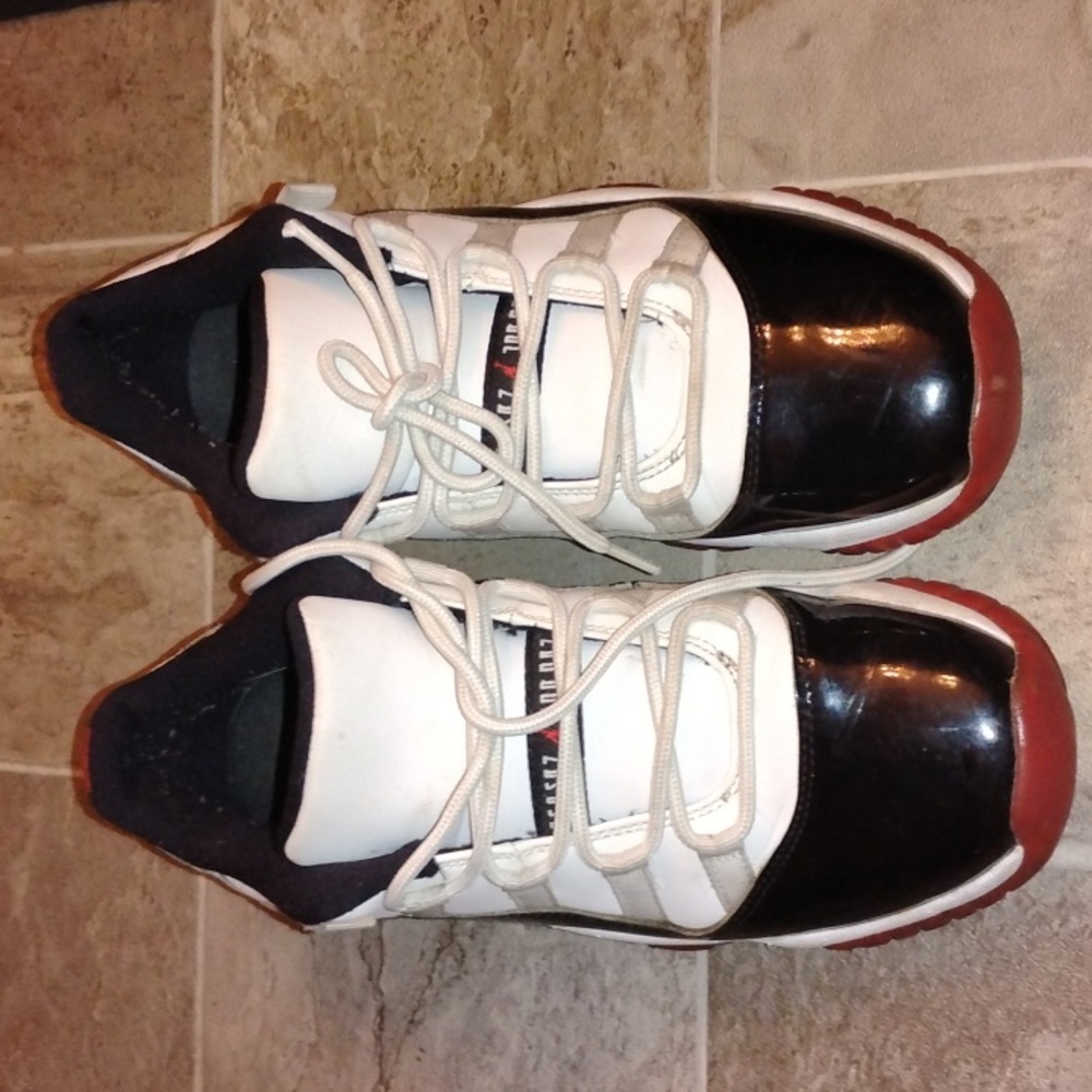 Jordan 11 Retro Low Sz 7Y Concord Bred (GS) $130 OBO